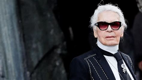 Karl Lagerfeld, iconic Chanel fashion designer, dies .